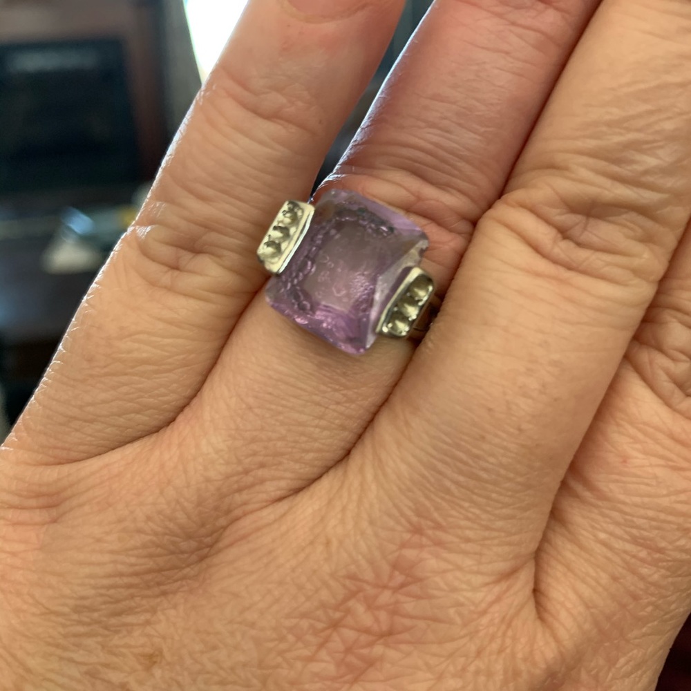 Pretty Silver Toned Ring
